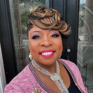 Meet your Posher, Lorraine